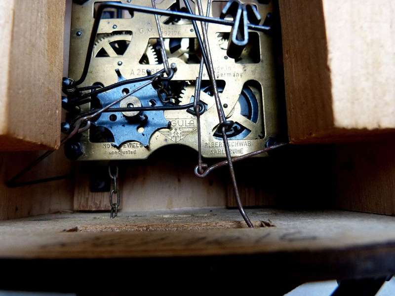 RARE DESIGN. CUCKOO CLOCK / GOAT HEAD MOVING together with bird.