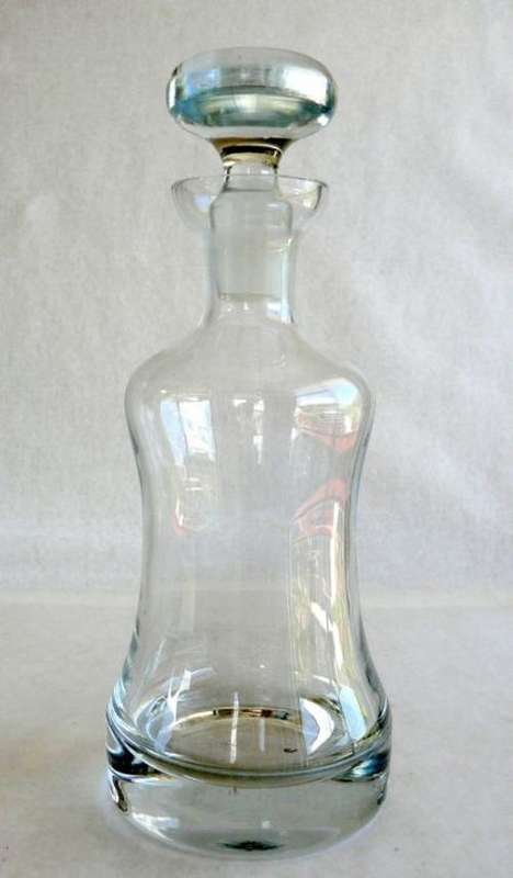 DECANTER;HEAVY,THICK BASE AND STOPPER