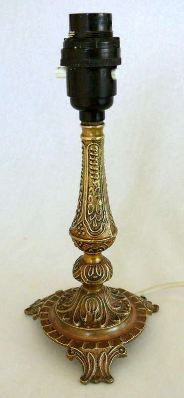 CAST BRASS LAMP BASE ,SWITCH IN BAKELITE GLOBE FITTING