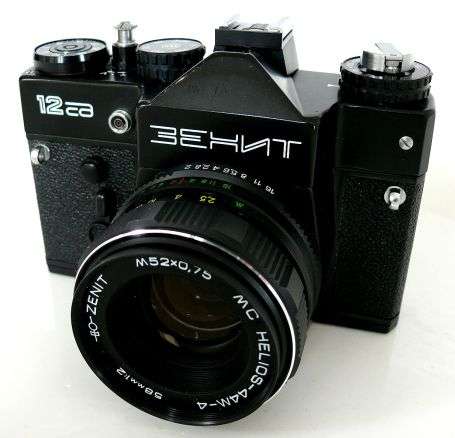 "ZENIT 12 SD" CAMERA  WITH MC HELIOS-44M-4, 1:2/58mm IN ORIGINAL CASE,MADE IN THE SOVIET UNION