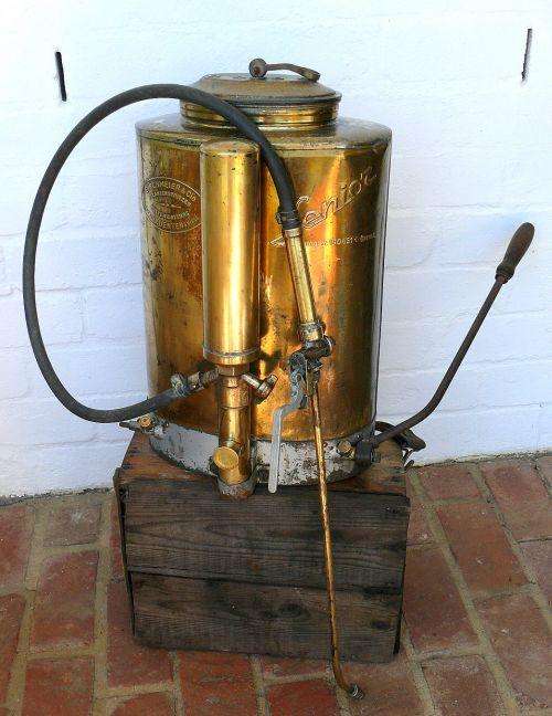 OLD KNAPSAK SPRAYER" BIRCHMEIER&CIE" ,CA.1955,GREAT& DECORATIVE  DISPLAY//MADE IN SWITZERLAND