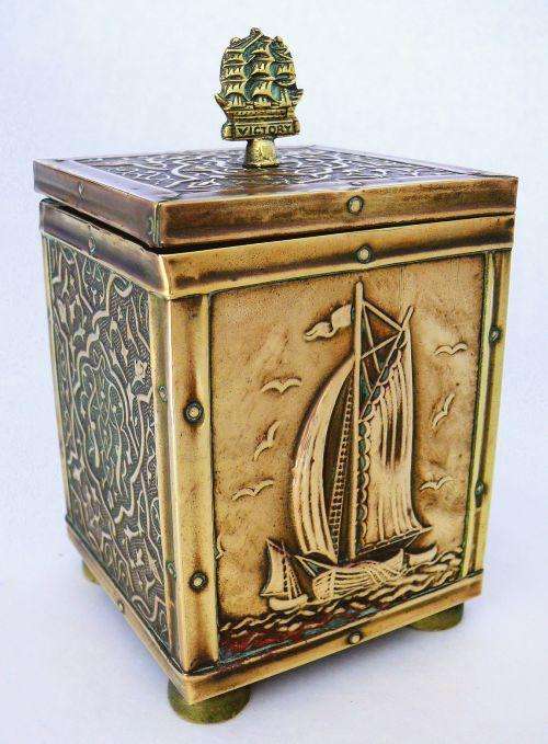 BRASS/WOOD TEA CADDY "VICTORY"