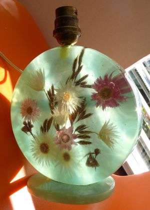 RETRO LAMP ,REAL FLOWERS IN RESIN