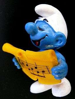 PEYO-SCHLEICH SMURF "SINGER" MADE IN HONG KONG