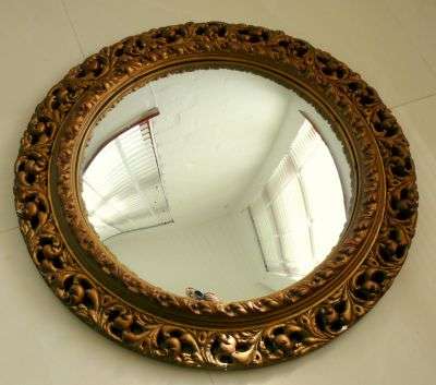 LOVELY OLD CONVEX MIRROR IN ORNATE GESSO FRAME;DIAMETER 56 cm //Pls check pics & description