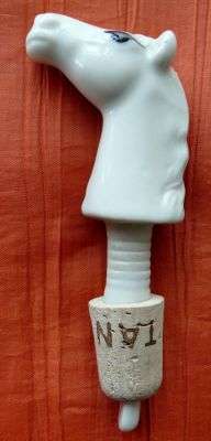 WHITE HORSE PORCELAIN BOTTLE STOPPER / POURER//