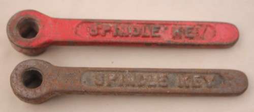 X 2 Gas Bottle Oxygen Cylinder Spindle keys ( one bid for both)