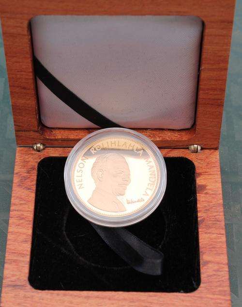 10 Years of Freedom 24ct Gold Plated 2012 Medallion in Wooden box