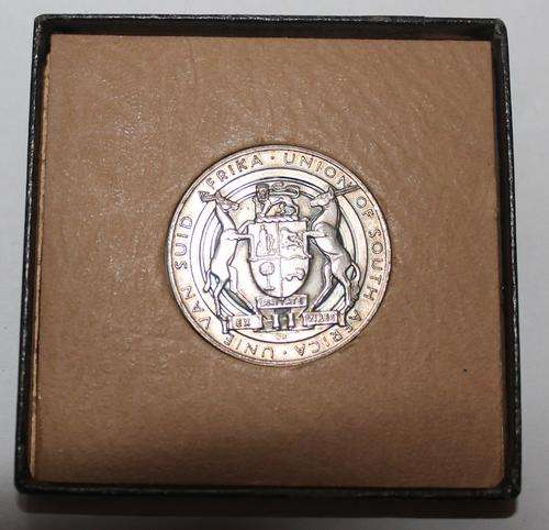 Union of South Africa SIlver Medallion - Jubilee of King George V and Queen Mary 1935