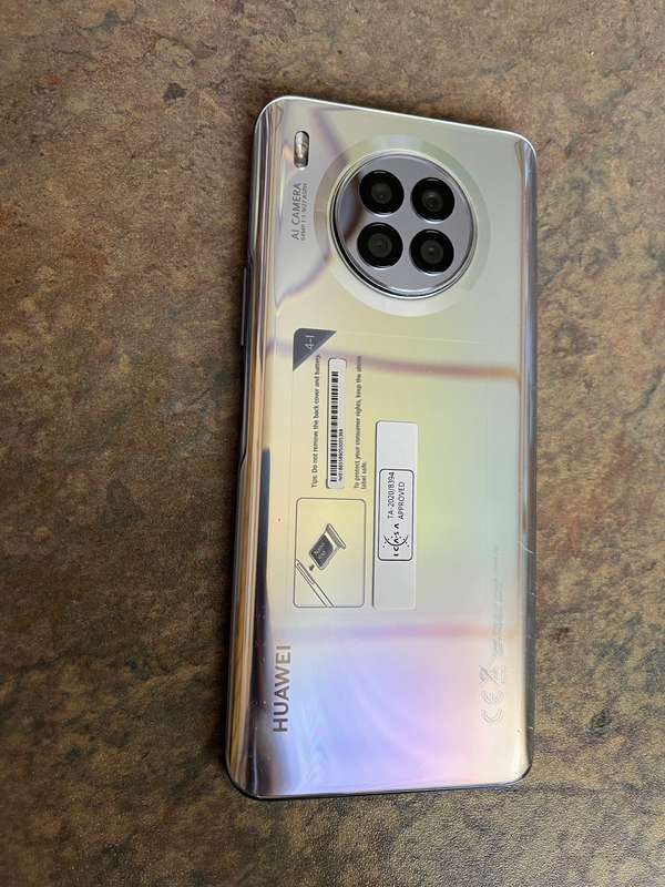 HUAWEI NOVA 8i