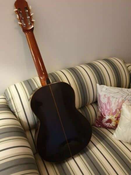 Vintage Admira Carmen classical guitar incl Case & Extra Strings set