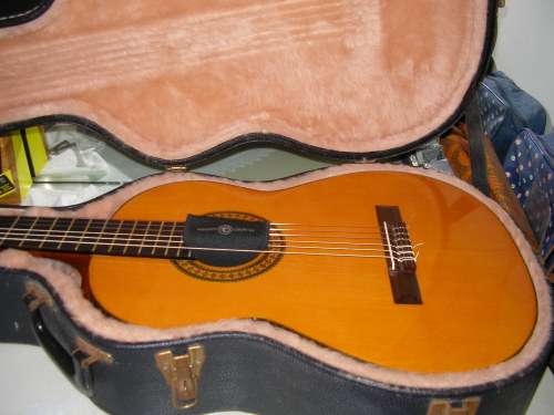 Vintage Admira Carmen classical guitar incl Case & Extra Strings set