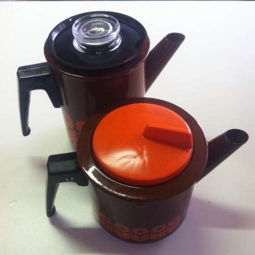 RETRO Matching Enamel Teapot and Coffeepot