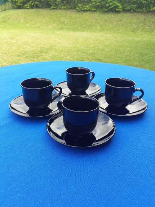 4 cup and saucer Arcoroc France set in excellent condition
