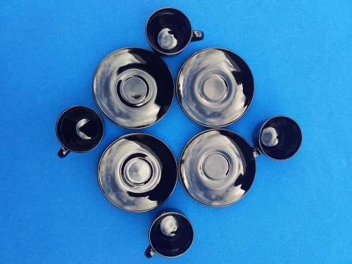 4 cup and saucer Arcoroc France set in excellent condition