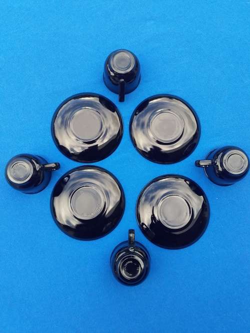 4 cup and saucer Arcoroc France set in excellent condition