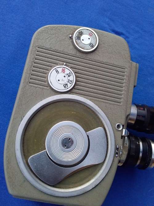 Sankyo 8T Camera with light meter, unopened roll of colour movie film and bag. Please read descrip