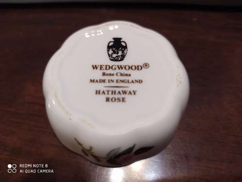Wedgewood Hathaway Rose Pill box