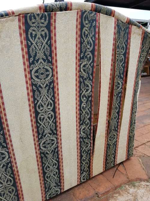 Stunning old couch chair