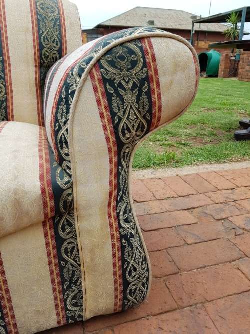 Stunning old couch chair