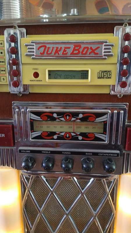 Retro-style Jukebox 1mtr with CD, FM Tuner, Cassette Player - Works Well, Good condition