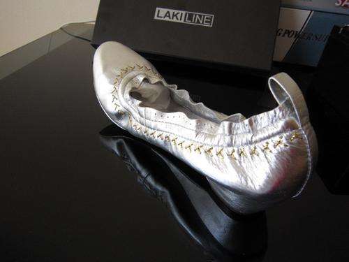 **GENUINE LEATHER** LAKILINE LADIES SILVER CURVVVi LEATHER LOW HEEL PUMP