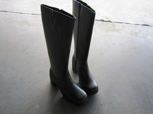 *Winter Essential* Ladies Knee Length Boots! Black size 3-8