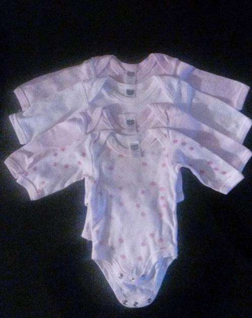 4x Pink&white bodyvests Newborn NBG001
