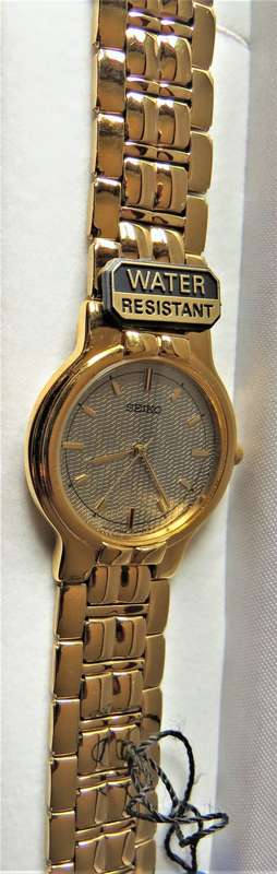 SEIKO SUPER SLIM LADIES Gold Watch