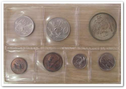 ** 1969 ENGLISH ** UNCIRCULATED PACK !! SILVER R1 !! STARTING @ R1