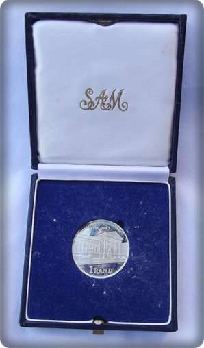 SILVER 1985 PROOF R1 PARLEMENT !! IN ORIGINAL BOX !! STARTING @ R1 !!