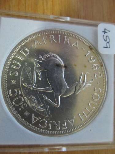 1962 Crown - Excellent gradeable Coin !!