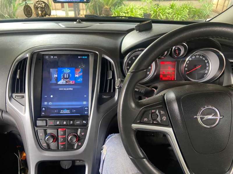 Opel Astra J  Android Radio