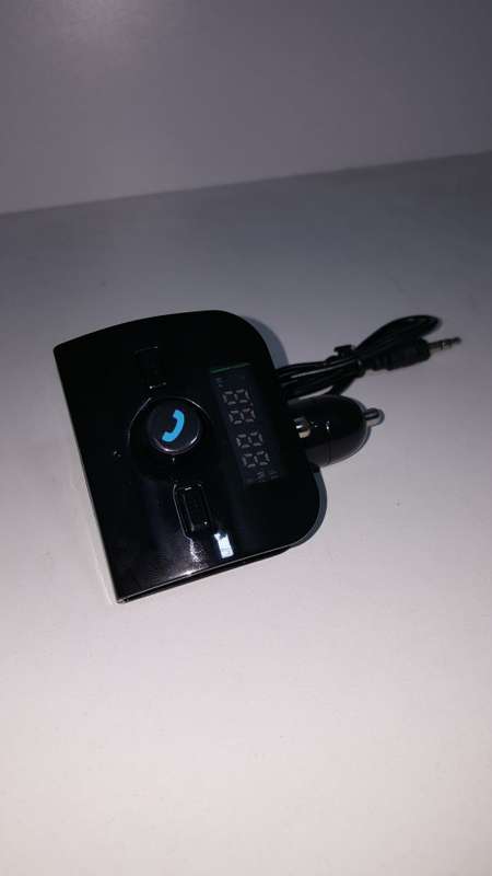 Car Bluetooth Receiver -Hands-Free Car KIt FM Transmitter XK-760
