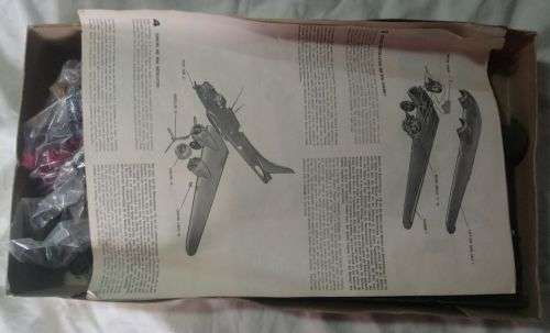 Vintage Flying Fortress (Boeing B-17G) 1: 64 Scale