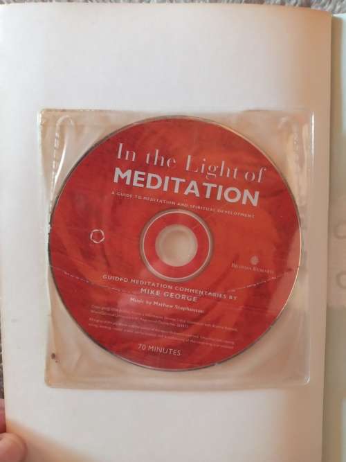 In the Light of Meditation - A Guide to Meditation and Spiritual Development - with CD - Mike George