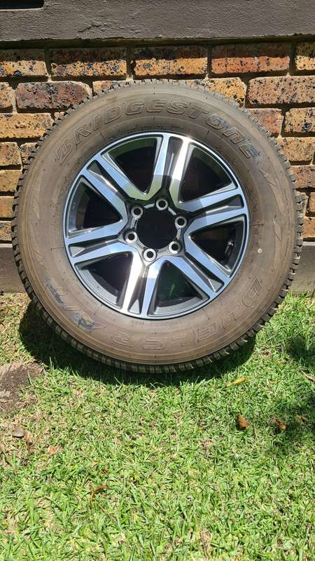 Toyota Fortuner Rim & Tyre Bridgestone 265/65R17