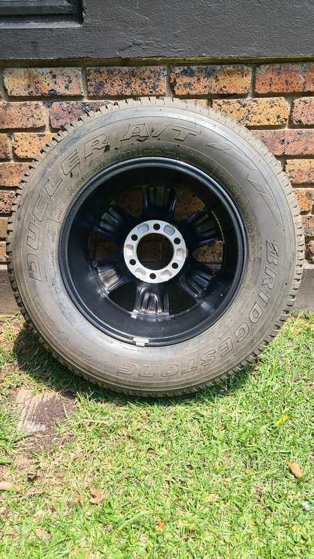 Toyota Fortuner Rim & Tyre Bridgestone 265/65R17