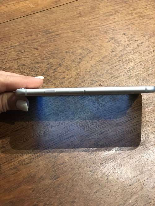IPHONE 6S 128GIG with box and charger