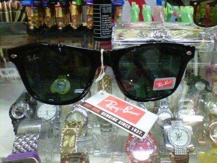 RAYBAN WAYFARER SUNGLASSES BLACK