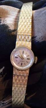 BEAUTIFUL VINTAGE DAINTY DELFIN LADIES WATCH