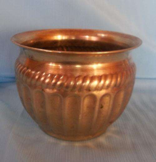 LOVELY BRASS POT HOLDER