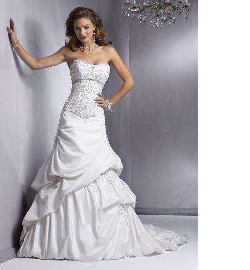 STUNNING IMPORTED WEDDING DRESS FOR SALE!!!!