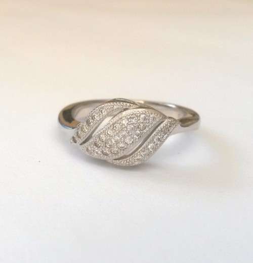 Petal CZ Cluster Design Ring in Silver