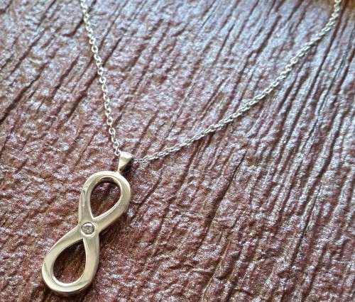 *CD DESIGNER JEWELRY* Natural Diamond Sterling Silver Infinity Pendant with Chain