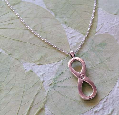 *CD DESIGNER JEWELRY* Natural Diamond Sterling Silver Infinity Pendant with Chain