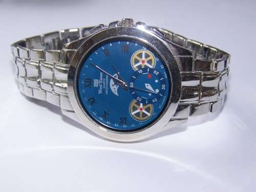 **Men's Analogue Watch***