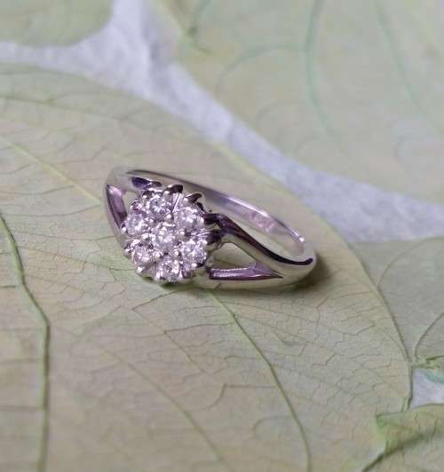 CD DESIGNER JEWELRY* 0.49ctw Diamond Split Band Ring in 925 Sterling Silver- Size 9