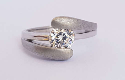 *CD DESIGNER JEWELRY*1ct Cubic Zirconia Part Matte Wrap Ring- Size 8.5