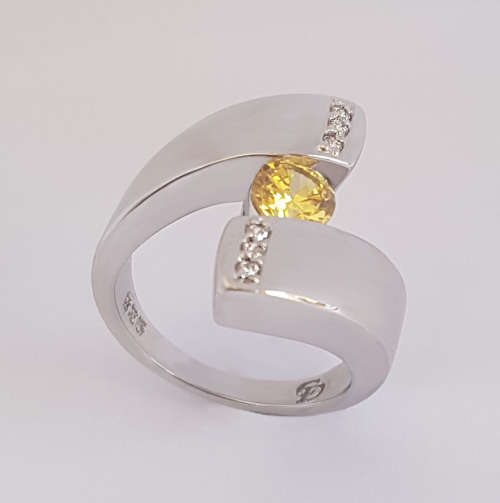 *CD DESIGNER JEWELRY* 1.57ctw Yellow and Clear CZ Wrap Ring in Silver- Size 8.75